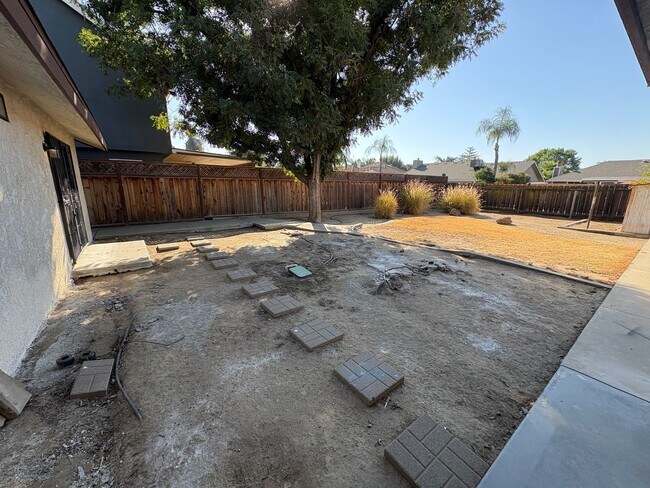 Building Photo - 636 Ramblewood Ct