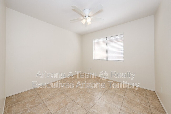 Building Photo - 2868 W Simplicity Dr