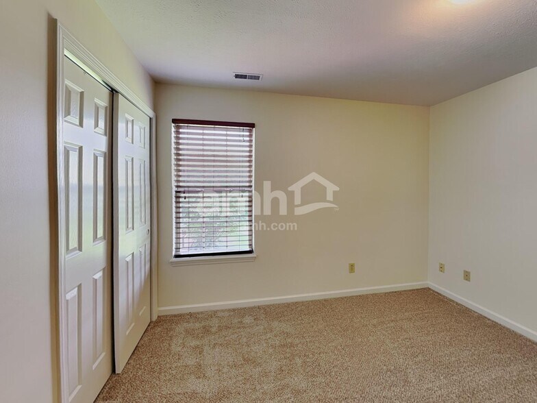 Building Photo - 559 Prince Dr