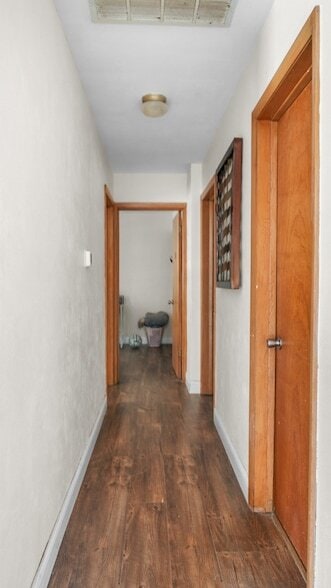 Building Photo - 504 E Florida Ave