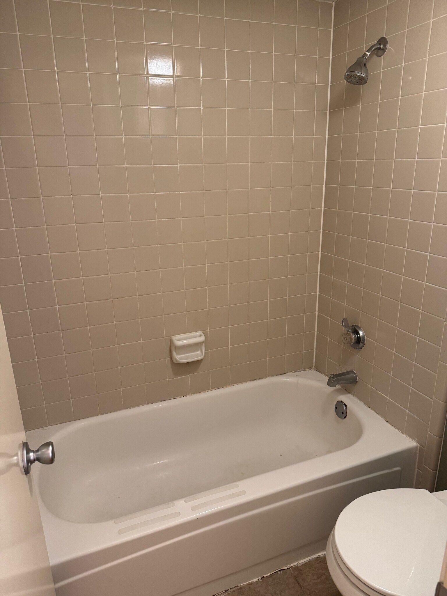 Building Photo - 503 Rosewood Ln