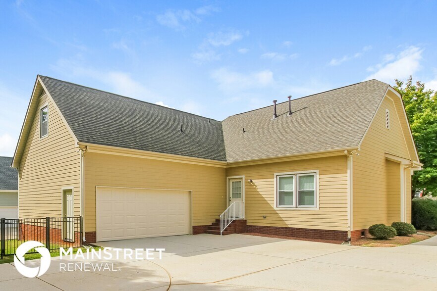 Building Photo - 15032 Alexander Pl Dr