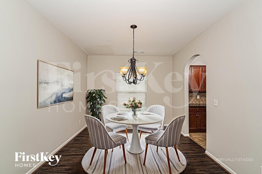 Building Photo - 113 Rosegate Dr