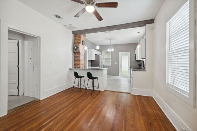 Building Photo - 687 Bridal Ave