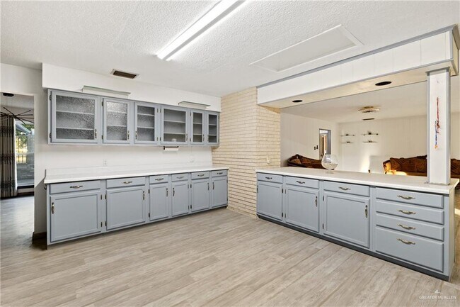 Building Photo - 812 Voltz Ln
