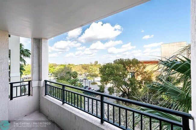 Building Photo - 610 W Las Olas Blvd