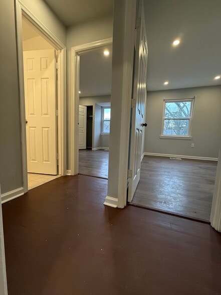 Building Photo - 238 Stevenson Sq