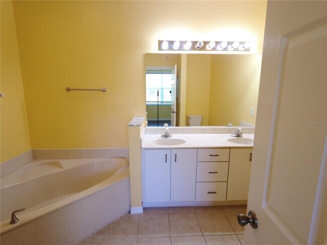 Building Photo - 13201 Indian Creek Dr