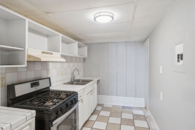 Building Photo - Classic 2 bedroom, 1 bathroom house apartment in Eustis.