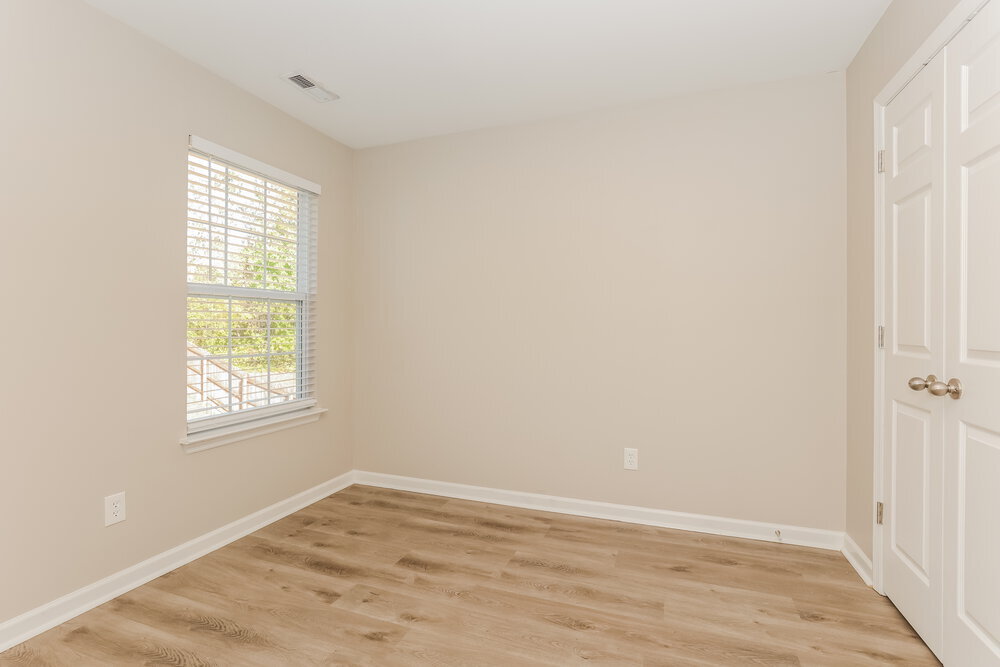 Building Photo - 6005 Crestview court