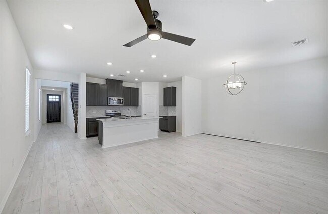 Building Photo - 13213 Nancy Reagan St