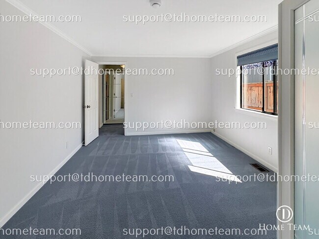 Building Photo - 17400 159th Ave SE