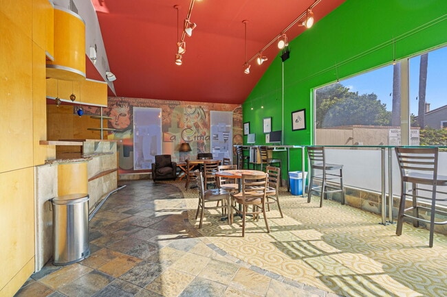 Building Photo - 7505 Charmant Dr