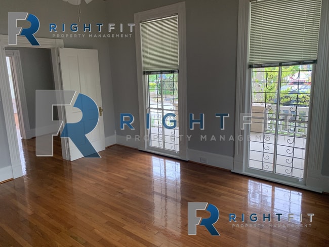 Building Photo - Charming historical home