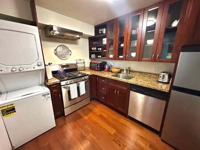 Building Photo - Cozy and Furnished-1 Bedroom, 1 Bath with Mountain Views