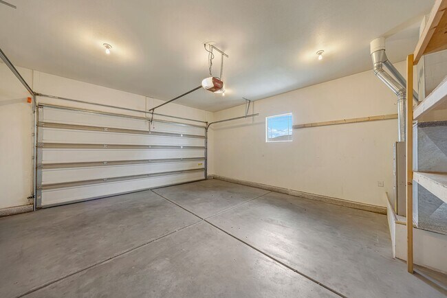 Building Photo - 832 Montclair Dr