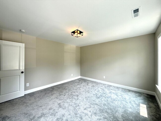 Building Photo - 2553 Whipporwill Ct