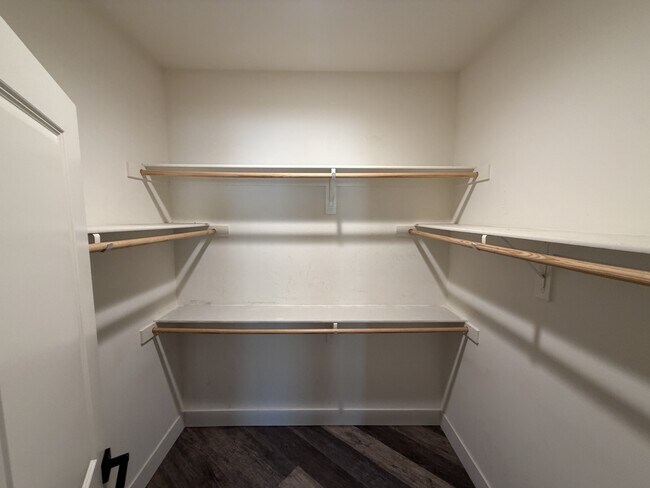 Building Photo - 5344 N Alumni Ln