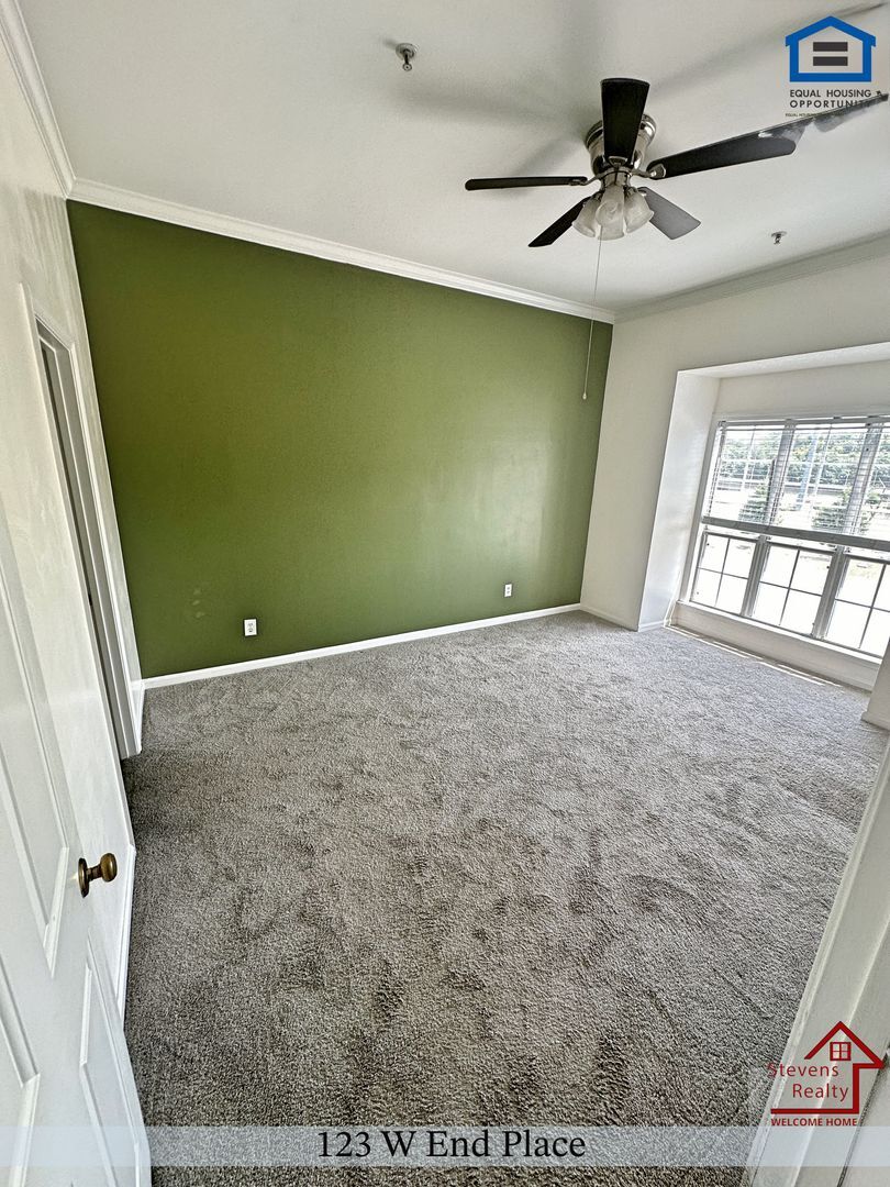 Building Photo - 123 West End Pl