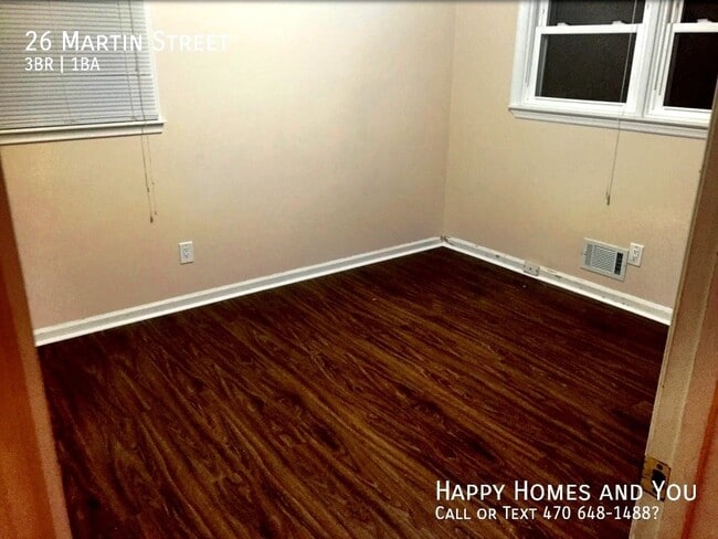 Building Photo - 26 Martin St
