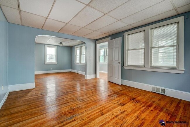 Building Photo - 817 Union Ave