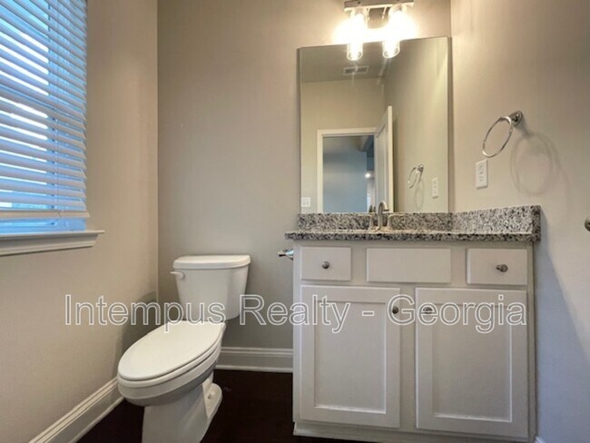 Building Photo - 970 Shelnutt Dr