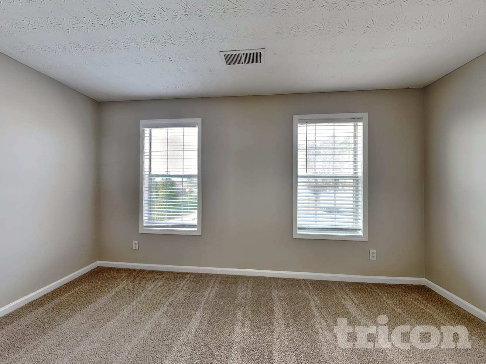 Building Photo - 2556 Tolliver Dr