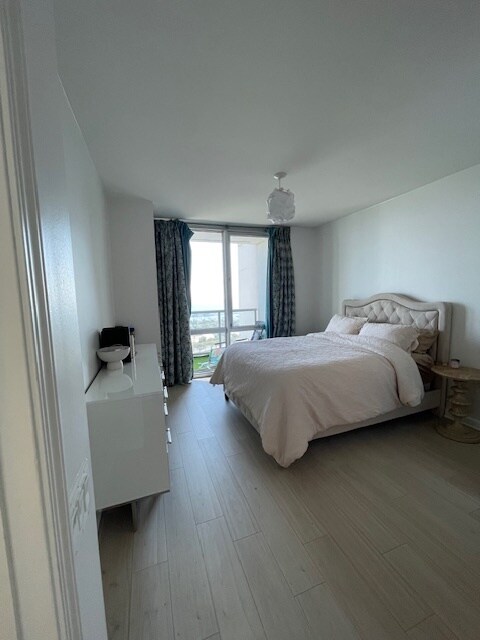 Master bedroom - 1629 S Prairie Ave