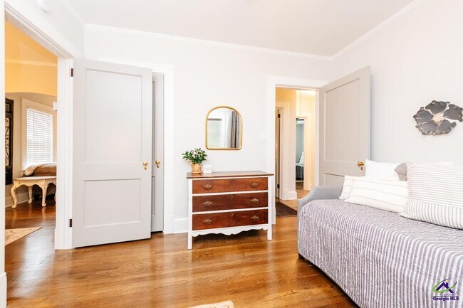 Building Photo - 1304 Georgia Ave