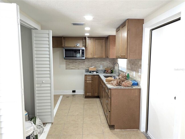 Building Photo - 8104 N 18th St