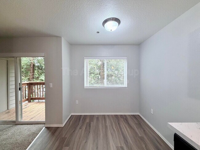 Building Photo - 10020 SW 125th Ave