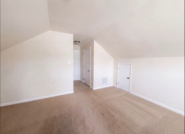 Building Photo - 13319 Castlewellan Dr