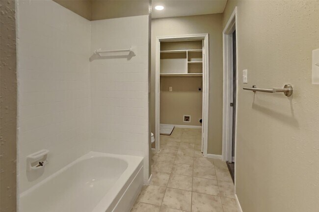 Building Photo - 16411 Willingham Way