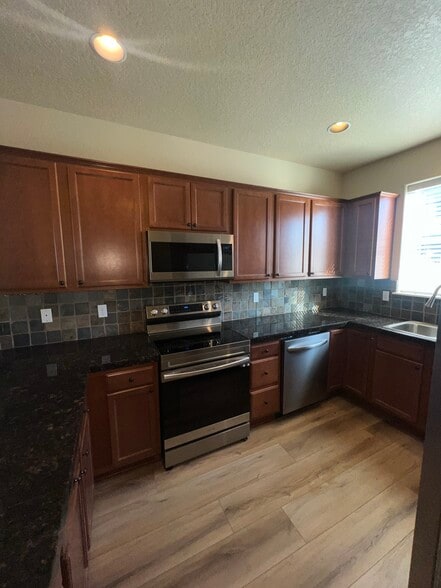 Building Photo - 1235 SW 10th Way