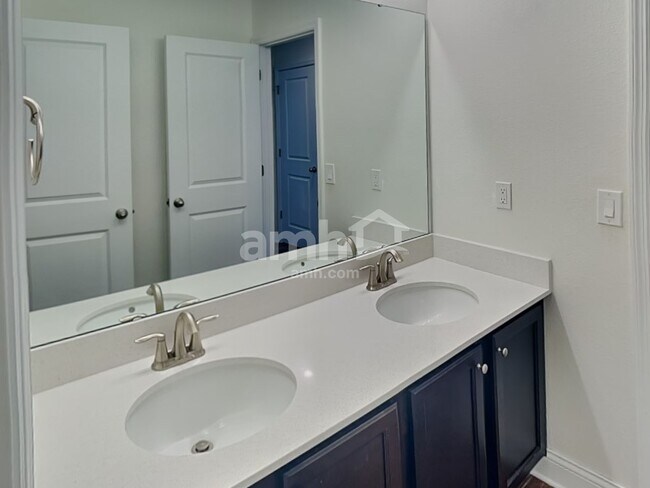 Building Photo - 1079 Summer Stone Lp