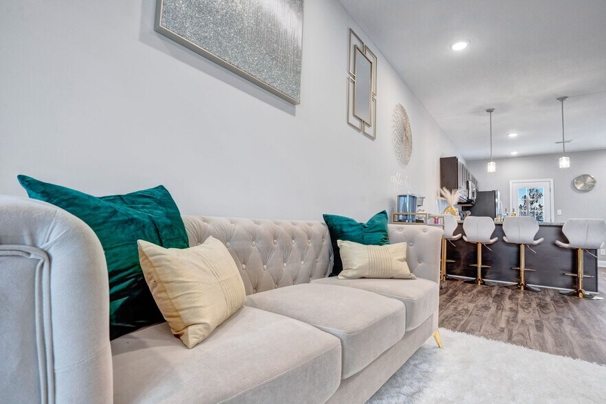 Building Photo - 541 New S Dr