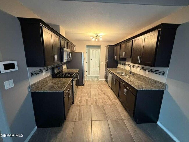 Building Photo - 460 Prime Desert Dr