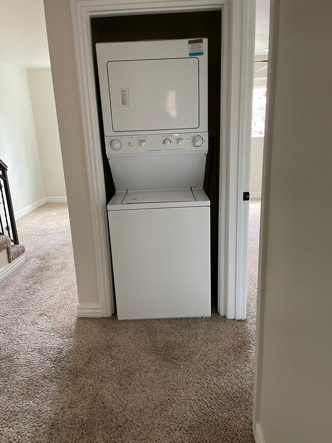 Building Photo - 6014 Barton Ave