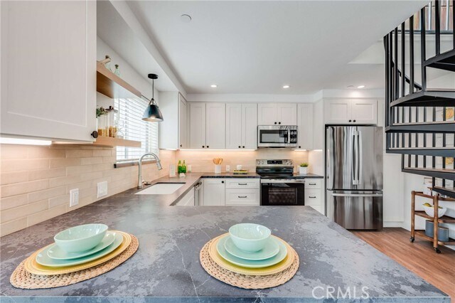 Building Photo - 127 E Foothill Blvd