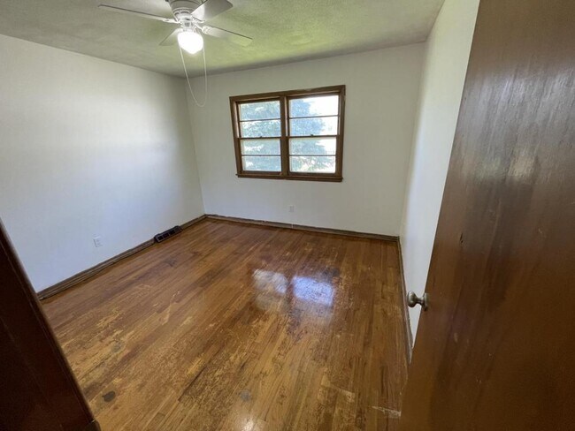 Building Photo - 4619 Aurora Ave