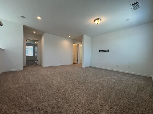 Building Photo - Spacious 3-Bedroom Home with Solar, Modern...