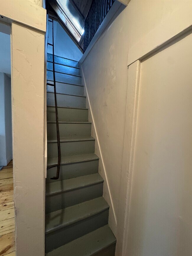 Building Photo - 76 Warren St