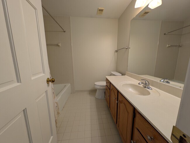 Building Photo - 407 Clairton Ct
