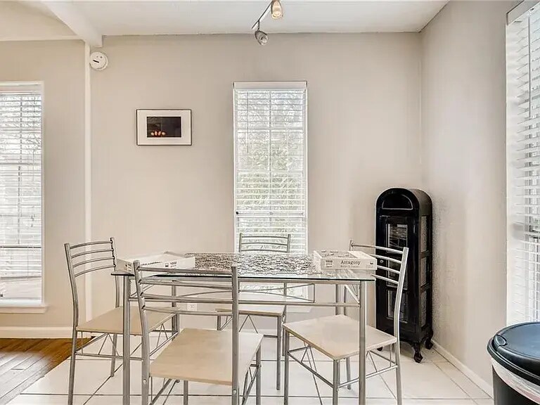 Unit A Dining Area_Decorated - 8007 Brockman St