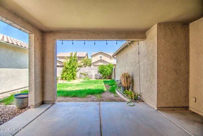 Building Photo - 4068 E Devon Dr