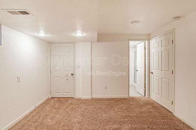 Building Photo - 14129 E Warren Pl