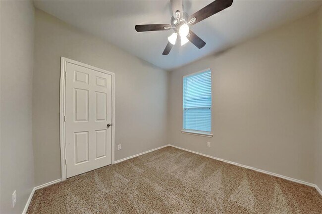 Building Photo - 2130 Lost Timbers Dr