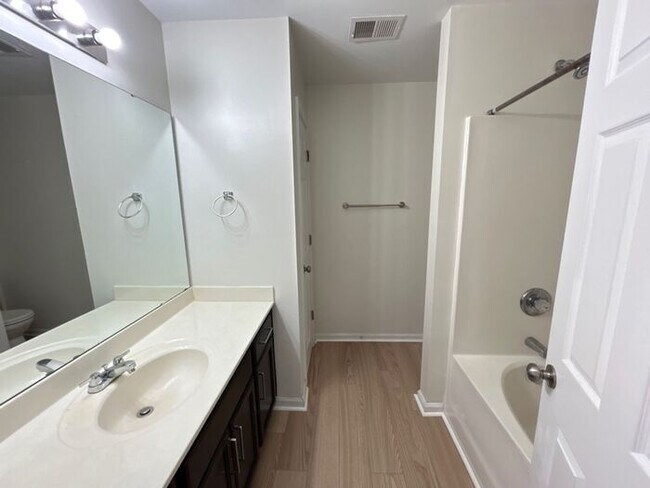 Building Photo - 121 Angel Garden Way
