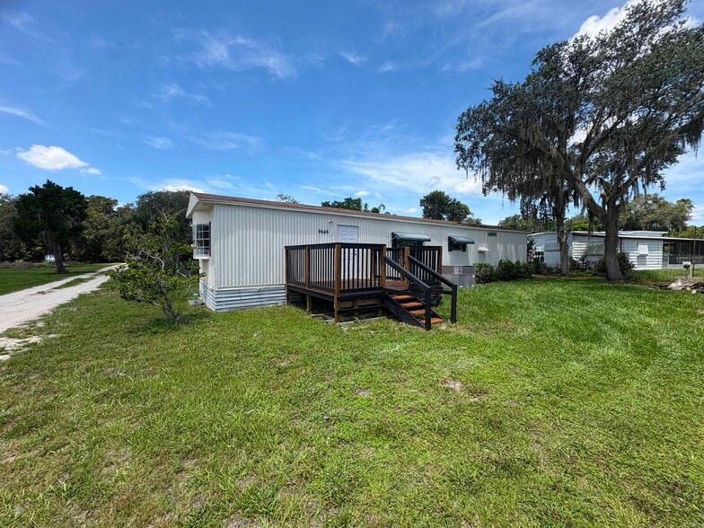 Building Photo - 9646 St Clair Rd