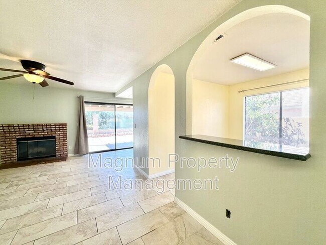 Building Photo - 25268 Shadescale Dr